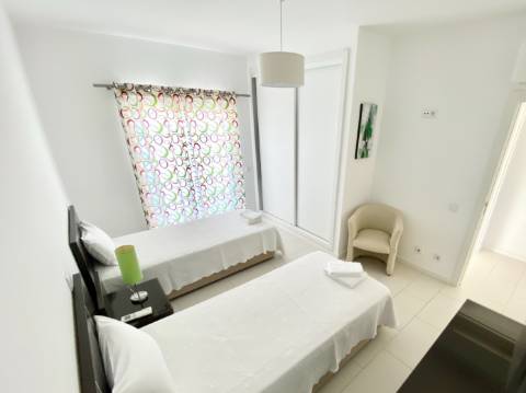 Excelente Villa T4+ T2 perto da praia da Falésia ' Excelente Investimento '