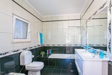 Excelente Villa T4+ T2 perto da praia da Falésia ' Excelente Investimento '