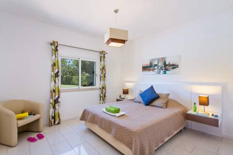 Excelente Villa T4+ T2 perto da praia da Falésia ' Excelente Investimento '