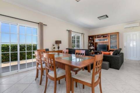 Excelente Villa T4+ T2 perto da praia da Falésia ' Excelente Investimento '