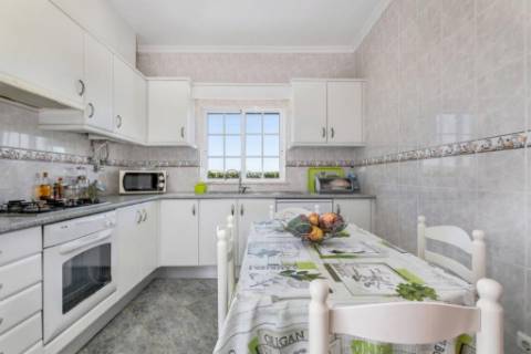 Excelente Villa T4+ T2 perto da praia da Falésia ' Excelente Investimento '