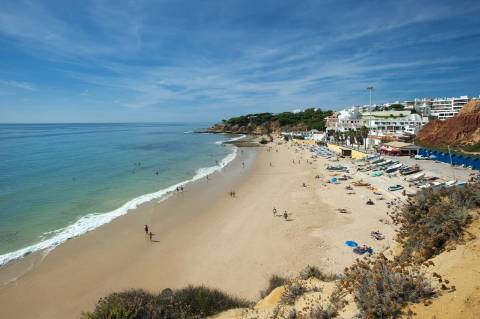 Excelente Villa T4+ T2 perto da praia da Falésia ' Excelente Investimento '