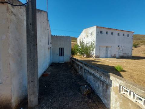 Quinta Rural em Monchique ! Excelente investimento para turismo rural!