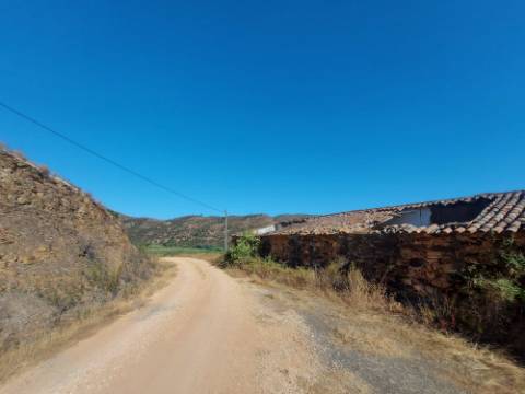 Quinta Rural em Monchique ! Excelente investimento para turismo rural!
