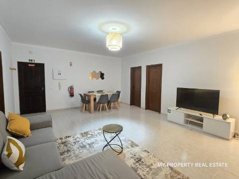 Apartamento Luminoso com Varanda, Próximo da Vila de Alvor e das Praias