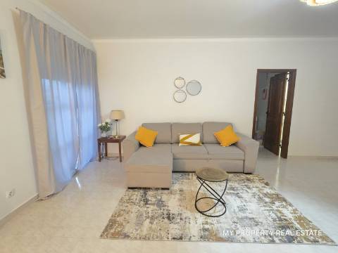 Apartamento Luminoso com Varanda, Próximo da Vila de Alvor e das Praias