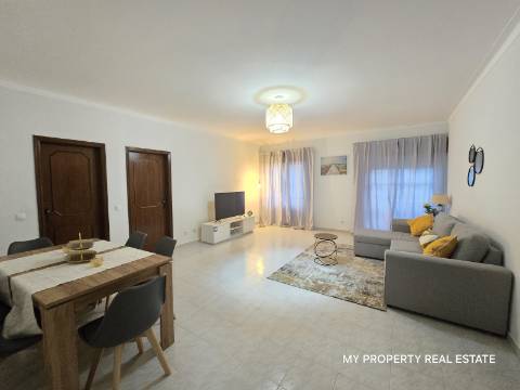 Apartamento Luminoso com Varanda, Próximo da Vila de Alvor e das Praias
