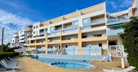 Apartamento Luminoso com Varanda, Próximo da Vila de Alvor e das Praias