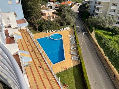 Apartamento Luminoso com Varanda, Próximo da Vila de Alvor e das Praias