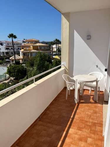 Apartamento Luminoso com Varanda, Próximo da Vila de Alvor e das Praias