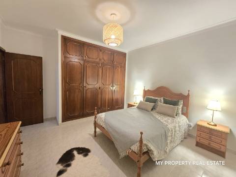 Apartamento Luminoso com Varanda, Próximo da Vila de Alvor e das Praias