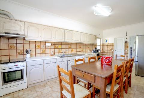 Espetacular Moradia T5+ T2 com terreno para construção de moradia independente