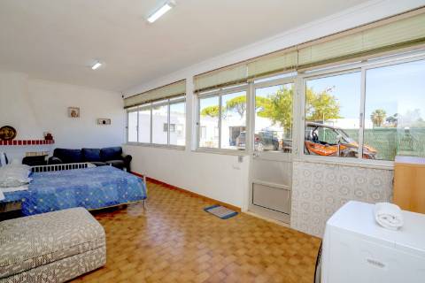 Espetacular Moradia T5+ T2 com terreno para construção de moradia independente