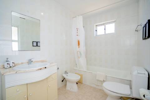 Espetacular Moradia T5+ T2 com terreno para construção de moradia independente