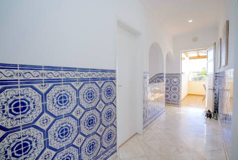 Espetacular Moradia T5+ T2 com terreno para construção de moradia independente