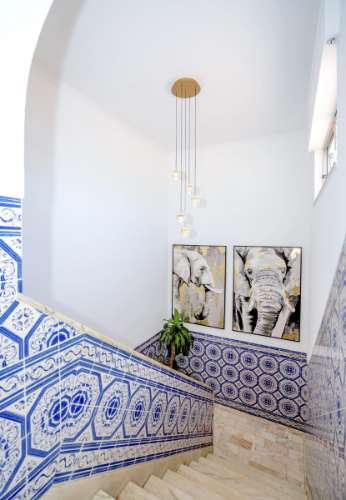 Espetacular Moradia T5+ T2 com terreno para construção de moradia independente