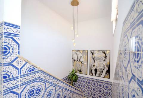 Espetacular Moradia T5+ T2 com terreno para construção de moradia independente