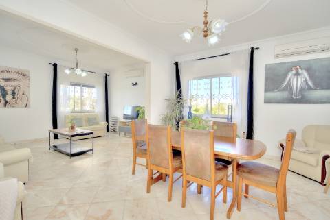 Espetacular Moradia T5+ T2 com terreno para construção de moradia independente