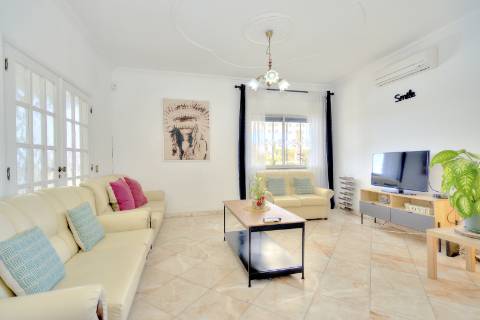 Espetacular Moradia T5+ T2 com terreno para construção de moradia independente