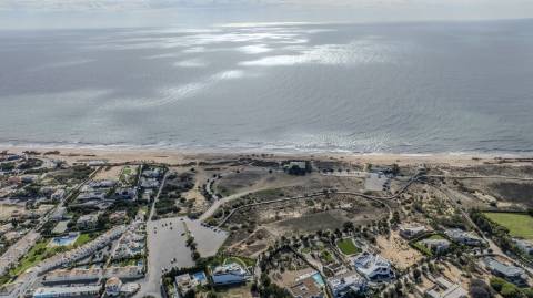 Moradia de Luxo na praia dos Salgados frente mar!