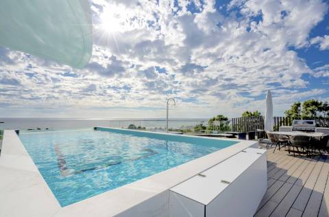 Moradia de Luxo na praia dos Salgados frente mar!