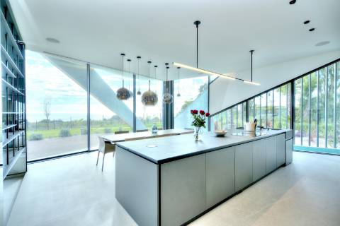 Moradia de Luxo na praia dos Salgados frente mar!