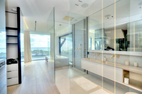 Moradia de Luxo na praia dos Salgados frente mar!