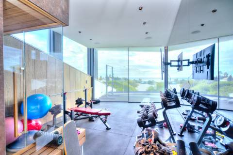 Moradia de Luxo na praia dos Salgados frente mar!