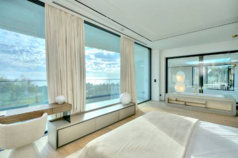 Moradia de Luxo na praia dos Salgados frente mar!