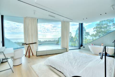 Moradia de Luxo na praia dos Salgados frente mar!