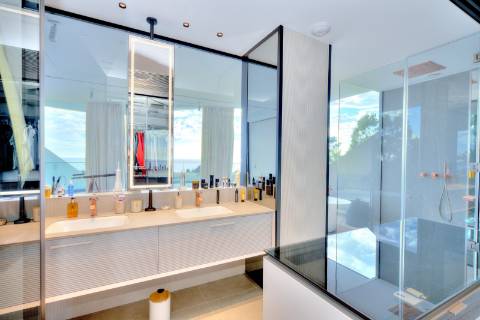 Moradia de Luxo na praia dos Salgados frente mar!