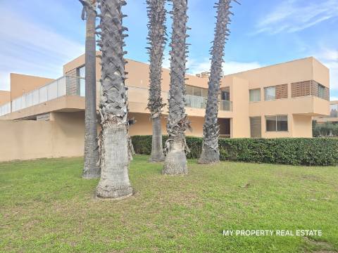 Moradia de 4 quartos com piscina privativa na Herdade dos Salgados