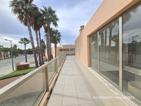 Moradia de 4 quartos com piscina privativa na Herdade dos Salgados