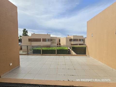 Moradia de 4 quartos com piscina privativa na Herdade dos Salgados