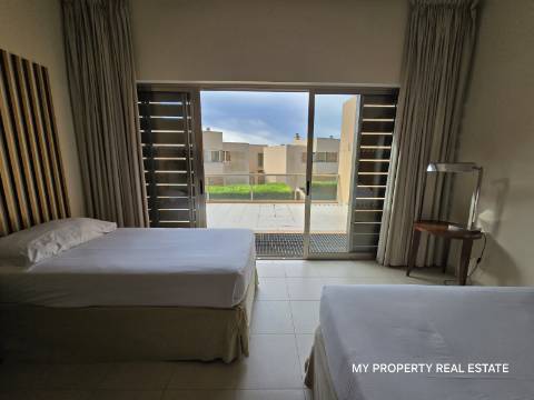 Moradia de 4 quartos com piscina privativa na Herdade dos Salgados