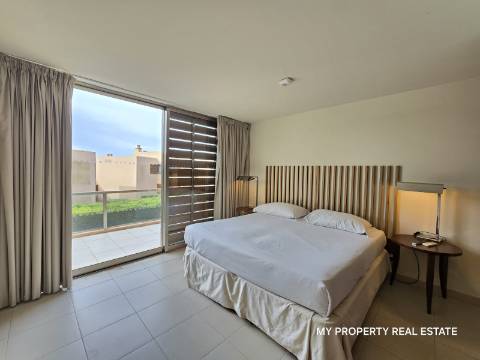 Moradia de 4 quartos com piscina privativa na Herdade dos Salgados