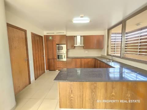 Moradia de 4 quartos com piscina privativa na Herdade dos Salgados