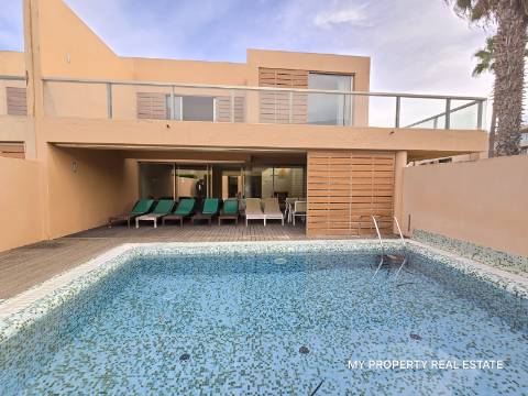 Moradia de 4 quartos com piscina privativa na Herdade dos Salgados