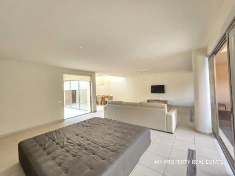 Moradia de 4 quartos com piscina privativa na Herdade dos Salgados