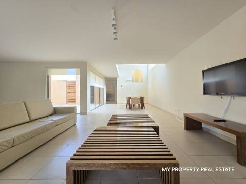 Moradia de 4 quartos com piscina privativa na Herdade dos Salgados