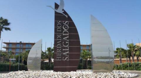 Moradia de 4 quartos com piscina privativa na Herdade dos Salgados