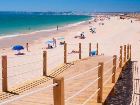 Moradia de 4 quartos com piscina privativa na Herdade dos Salgados