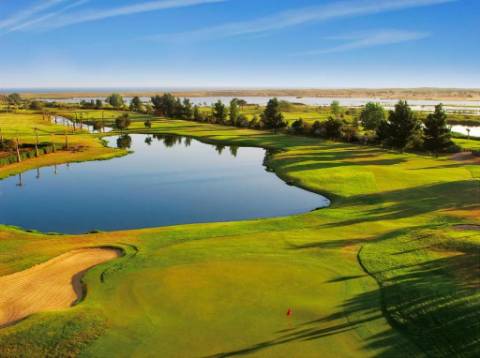 Moradia de 4 quartos com piscina privativa na Herdade dos Salgados