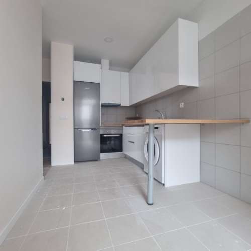 OPORTUNIDADE!!Prédio renovado com 4 apartamentos e um espaço comercial