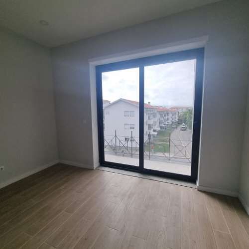 OPORTUNIDADE!!Prédio renovado com 4 apartamentos e um espaço comercial