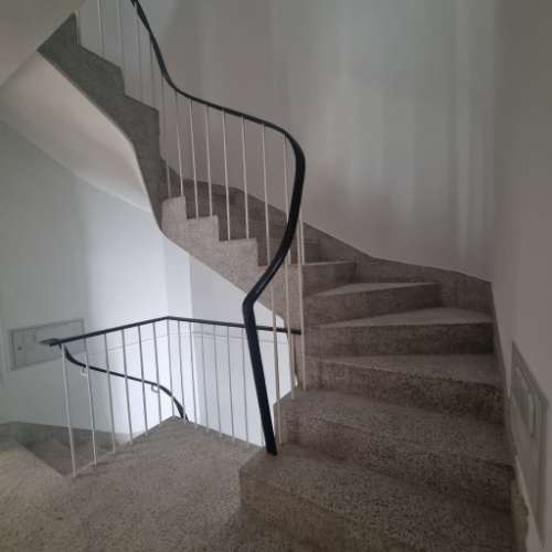 OPORTUNIDADE!!Prédio renovado com 4 apartamentos e um espaço comercial