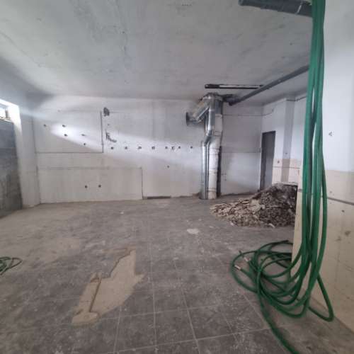 OPORTUNIDADE!!Prédio renovado com 4 apartamentos e um espaço comercial