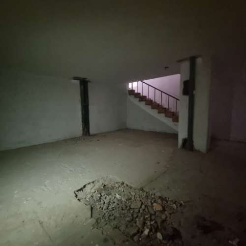 OPORTUNIDADE!!Prédio renovado com 4 apartamentos e um espaço comercial