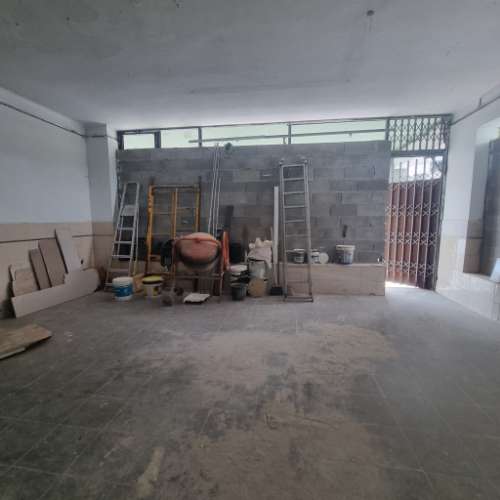 OPORTUNIDADE!!Prédio renovado com 4 apartamentos e um espaço comercial