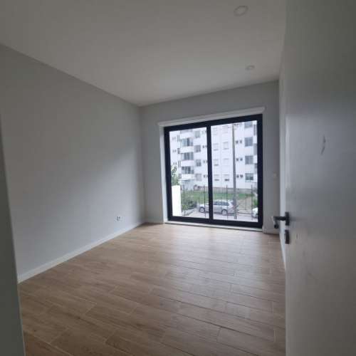 OPORTUNIDADE!!Prédio renovado com 4 apartamentos e um espaço comercial